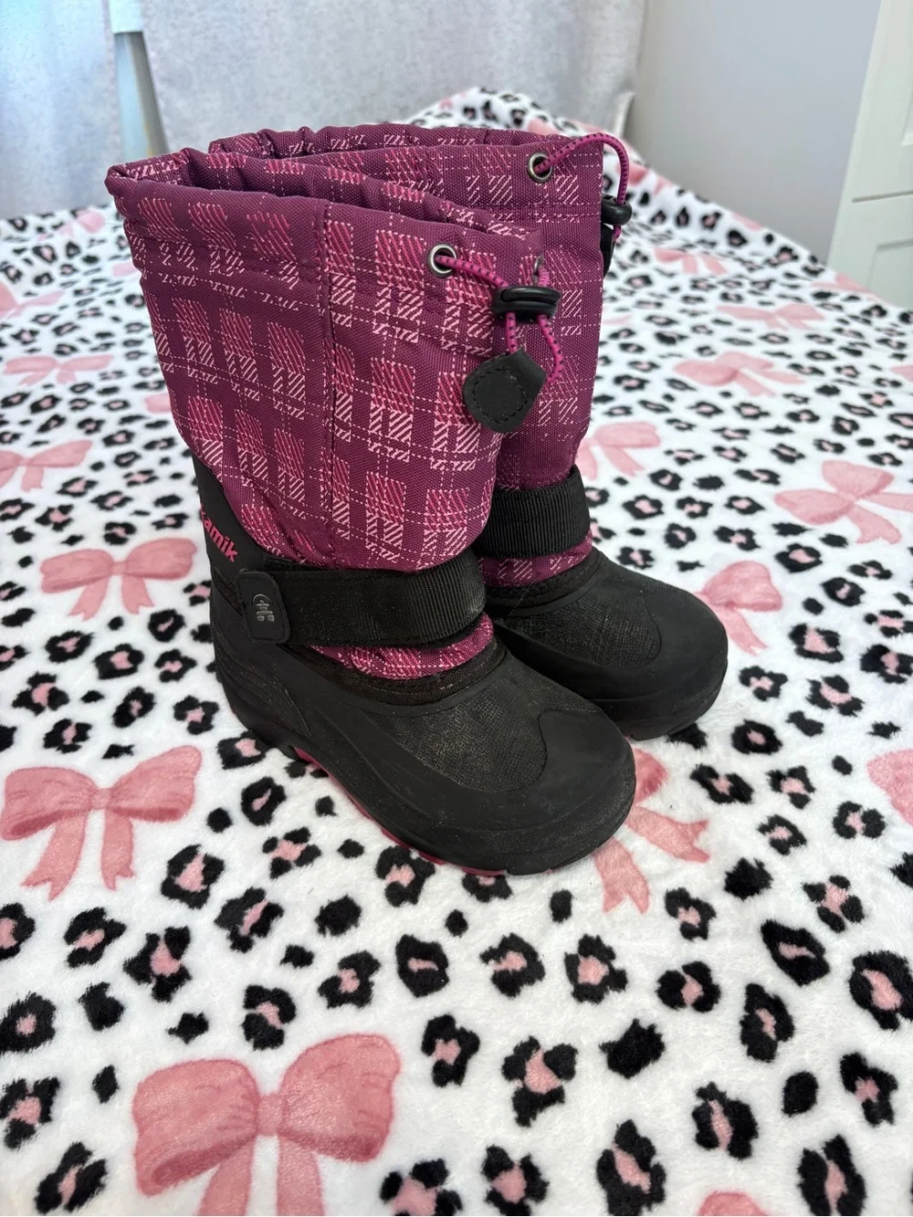 Kamik Purple Plaid Snowboots Girls Size 12